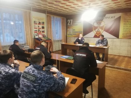 Офицеры следственного отдела по Куйбышевскому району города Новосибирск СУ СКР по Новосибирской области провели встречу с сотрудниками Росгвардии